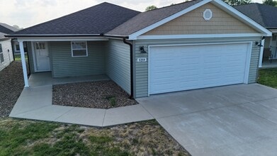 Building Photo - 5259 Sandy Brae Ln