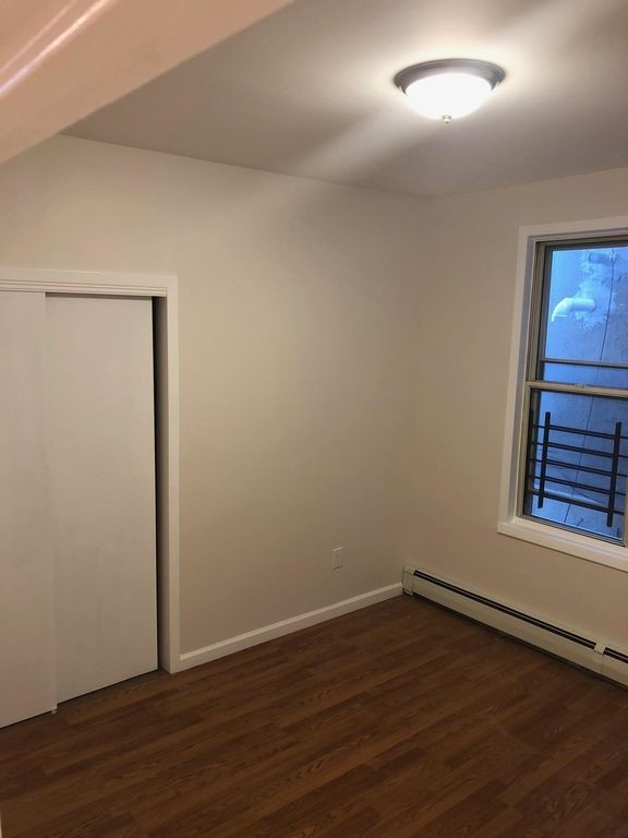 Building Photo - 215 48th St