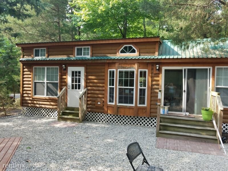 Primary Photo - 724 Monmouth Rd