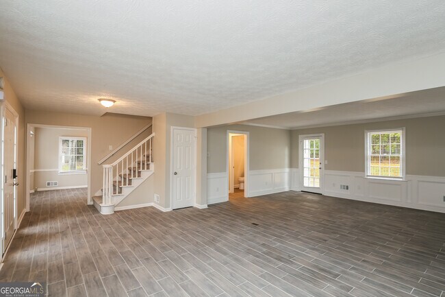 Building Photo - 2122 Dudley Ct SW