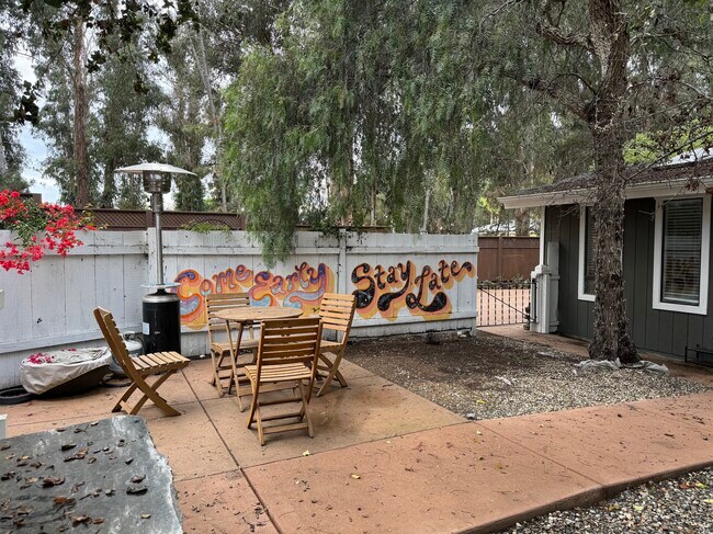 Foto del edificio - 657 Sandydale Dr