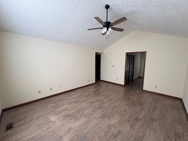 Foto del edificio - 5837 Maidstone Ln