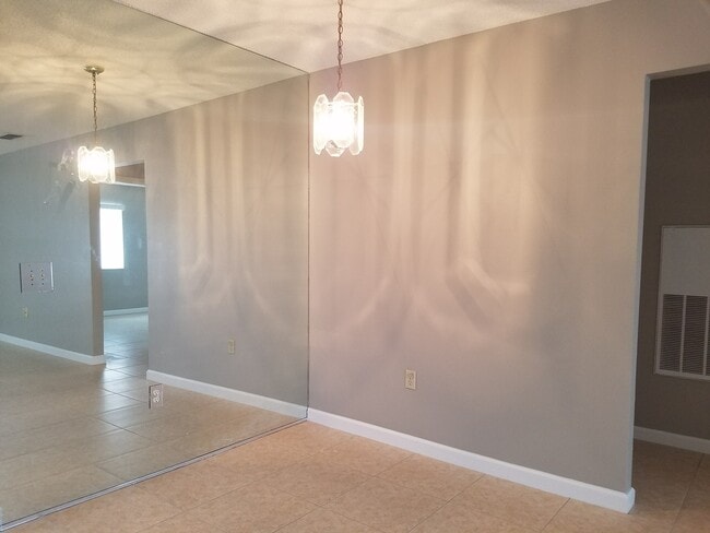 Building Photo - Spacious 2-Bedroom, 2-Bathroom Condo in Winter Haven
