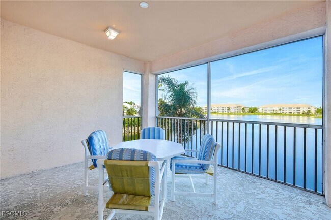 Foto del edificio - 17040 Willowcrest Way