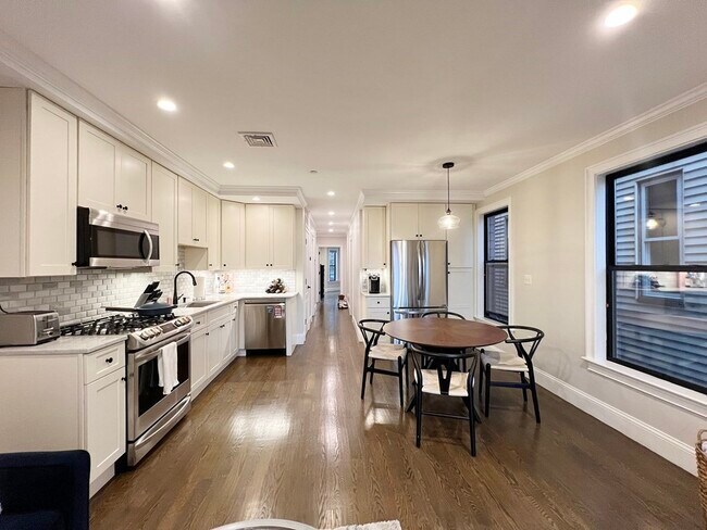Foto del edificio - 498 Sumner St