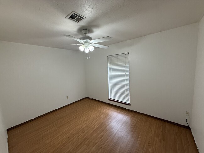 Foto del edificio - 424 N Hillcrest Ave