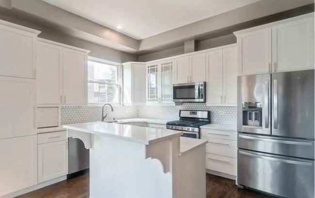 Cocina - 916 N Elizabeth St