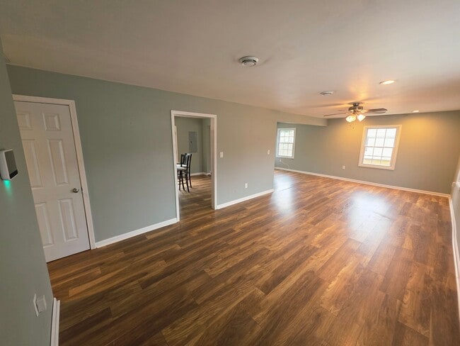 Foto del edificio - 3 Bedroom 1.5 BA Hubert