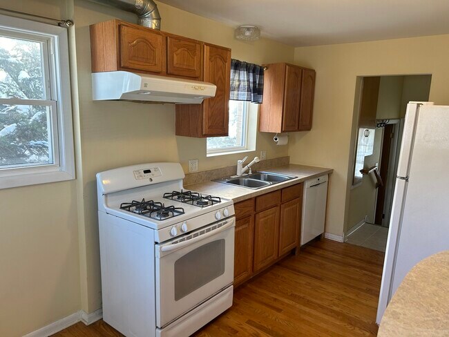 Building Photo - 619 Phillippa St