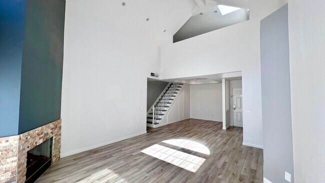 Foto del edificio - 5420 Sylmar Ave