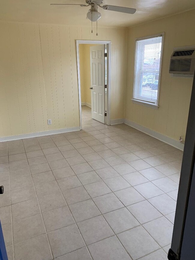 Apt B - 9554 19th Bay St