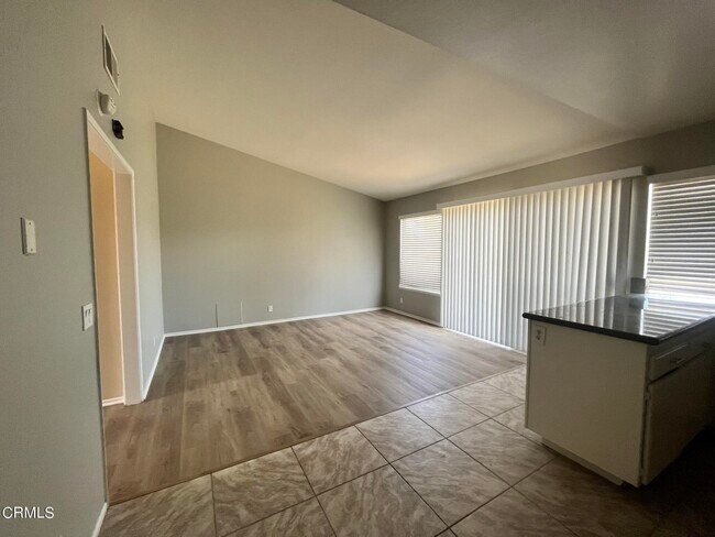 Building Photo - 5659 Holly Ridge Dr