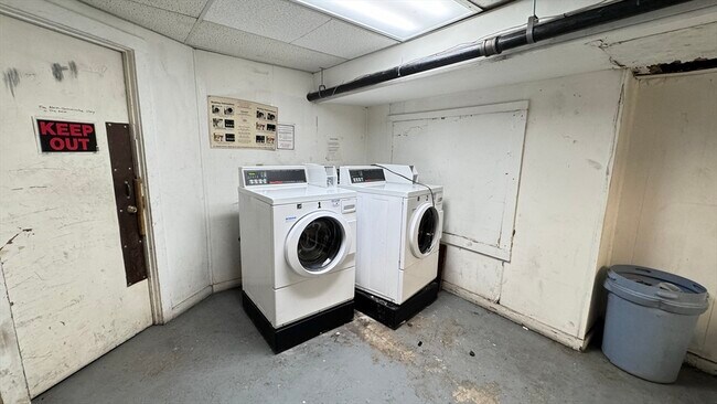 Foto del edificio - 56 Park Vale Ave