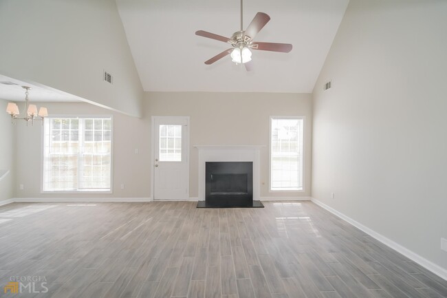 Building Photo - 10679 Paladin Dr