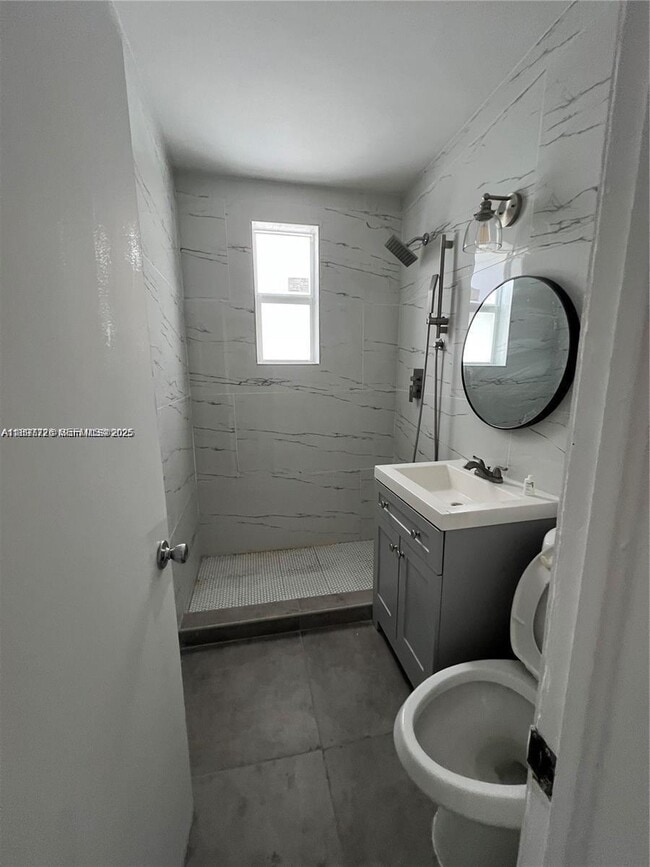 Building Photo - 7920 Harding Ave