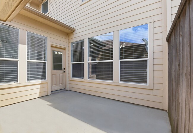 Building Photo - 16023 Powder Springs Ln