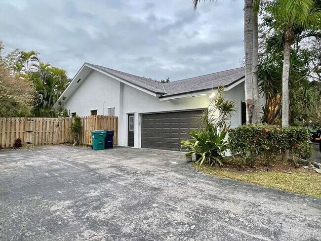 Building Photo - Southwest 178th Street, Palmetto Bay, FL 33157 - 4 BR 3 BA single-family home