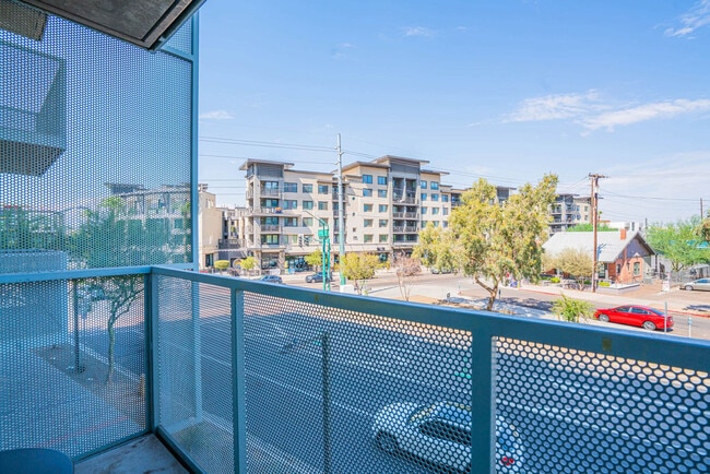 Foto del edificio - 333 E Roosevelt St