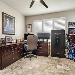 Building Photo - 15524 Sweetpine Ln