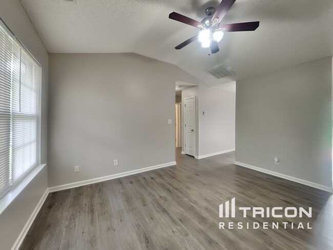 Building Photo - 9923 Austin Samuel Pl