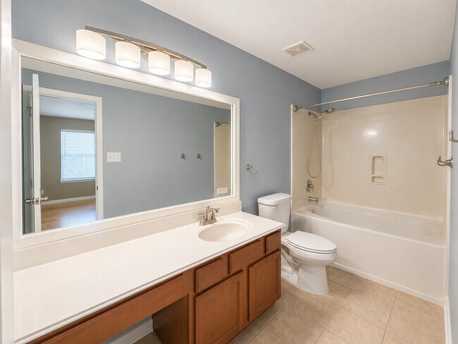 Building Photo - 2119 Hawthorne Brook Ln