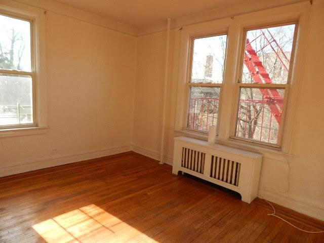 Building Photo - 3171 Villa Ave