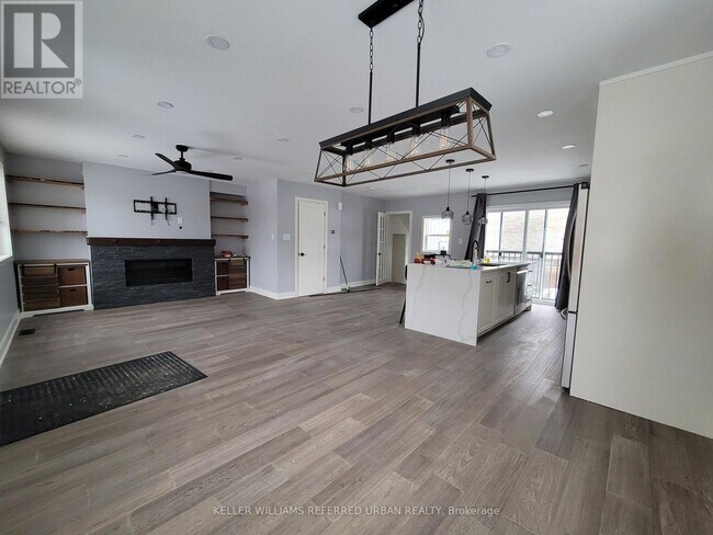 Building Photo - 84 Foch Ave