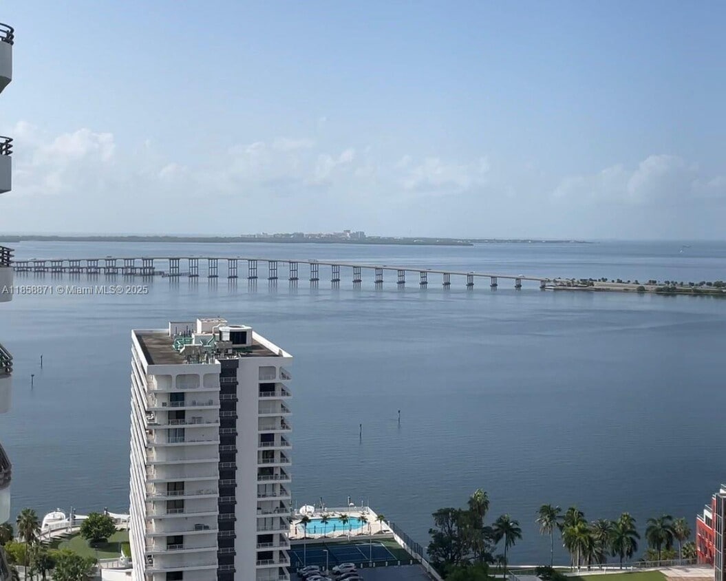 Primary Photo - 1451 Brickell Ave
