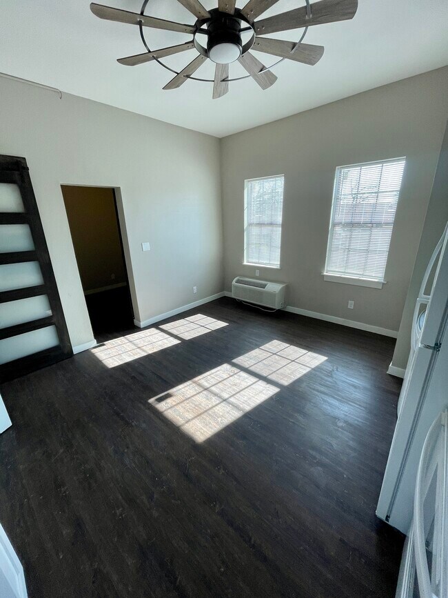 Foto del edificio - 707 NW 4th Ave