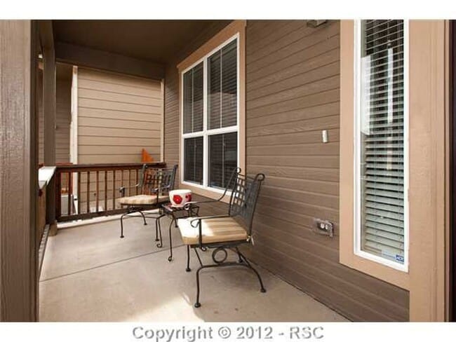 Foto del edificio - Great two story home in a nice quiet neighborhood