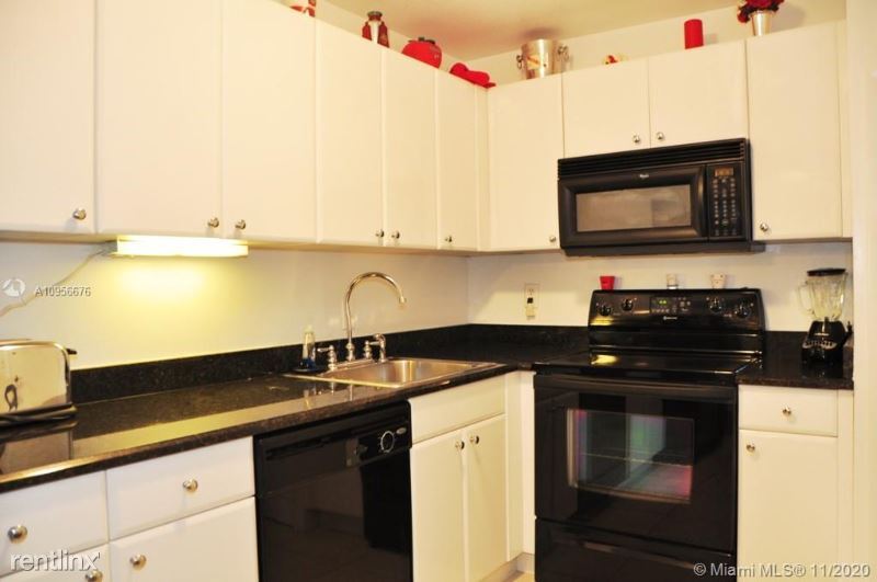 Primary Photo - 1 br, 1.5 bath Condo - 1900 N Ocean Blvd