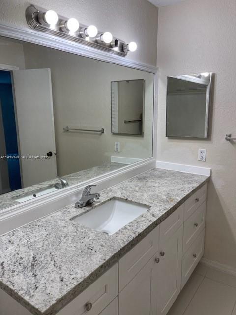 Building Photo - 3430 Pinewalk Dr N