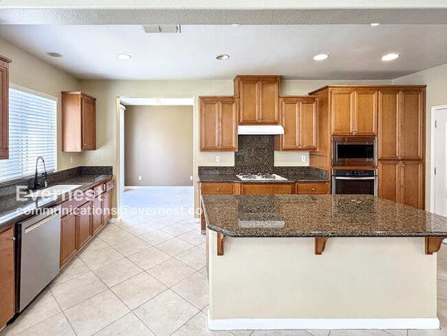 Building Photo - 246 W Recreo Way