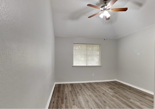 Foto del edificio - 7917 Desert Rose Ct