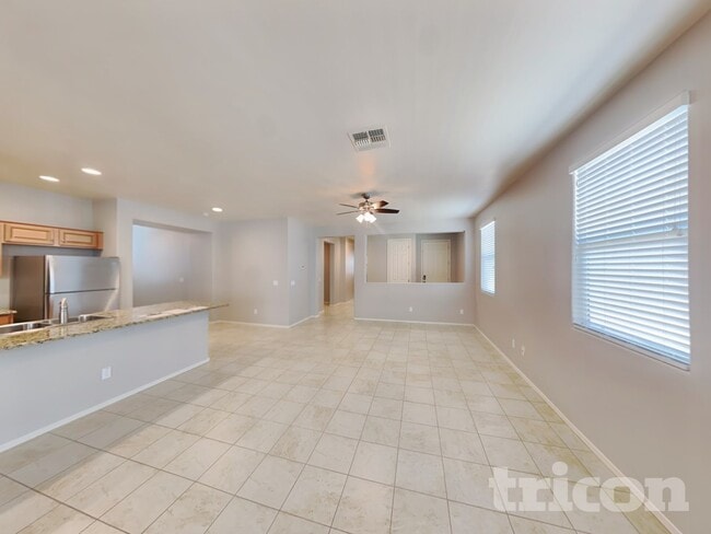 Foto del edificio - 41038 W Portis Dr