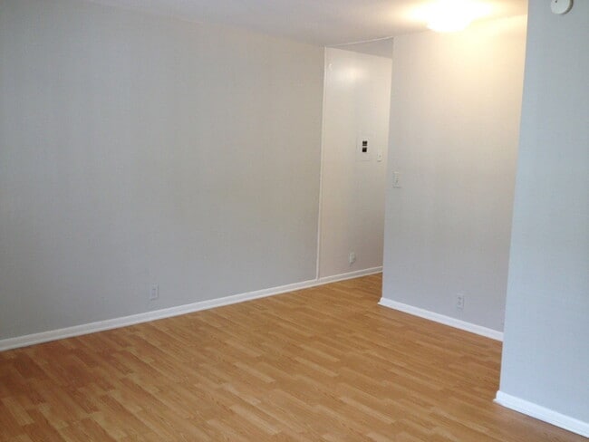 Photo - 905 Greenwood Ave Ne Apartment