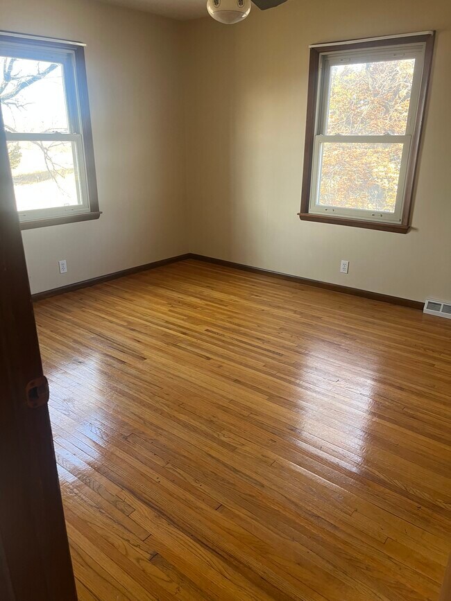 Foto del edificio - 5216 E Magnolia Rd