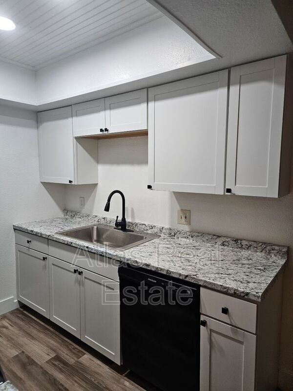 Building Photo - 2931 E Beck Ln