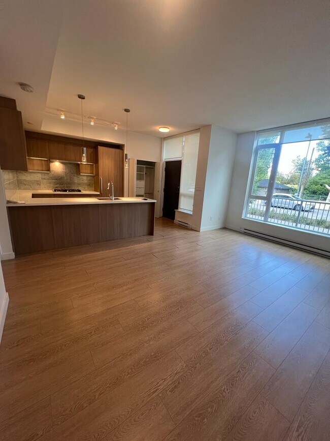 Building Photo - TH3-13720 100 Avenue