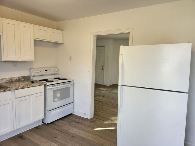 Photo - Conveniently located to UA, Mercedes and D... House