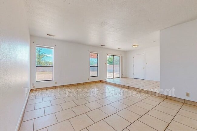 Foto del edificio - 708 Buckboard Rd SE