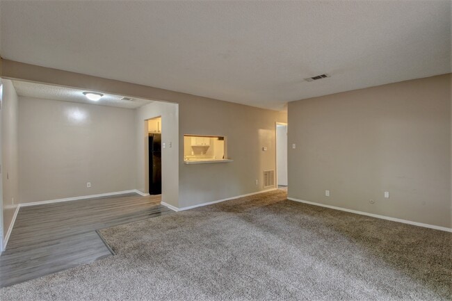 Building Photo - Westbridge Apartments