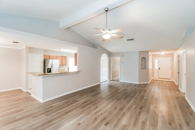Foto del edificio - 552 Sparrow Branch Cir