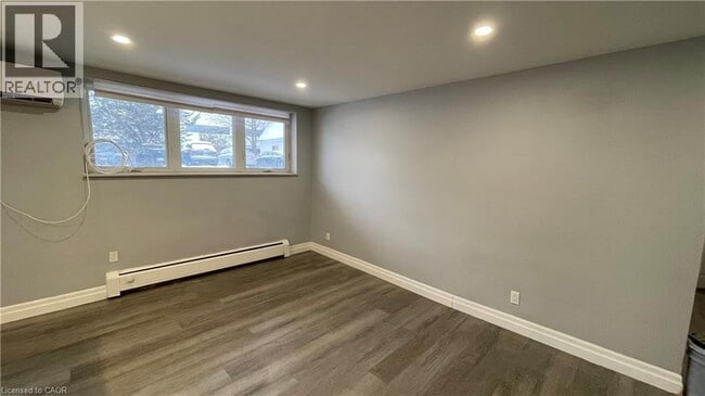 Building Photo - 413 Hazel St