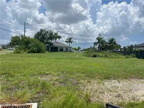 Building Photo - 1302 NE 16th Terrace