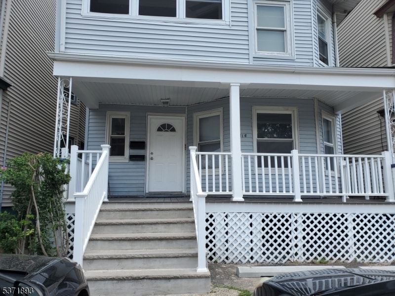 Primary Photo - 216 Park Ave