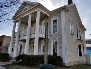 Building Photo - 425 N Walnut St