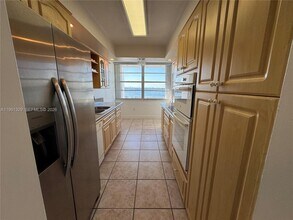 Building Photo - 18041 Biscayne Blvd
