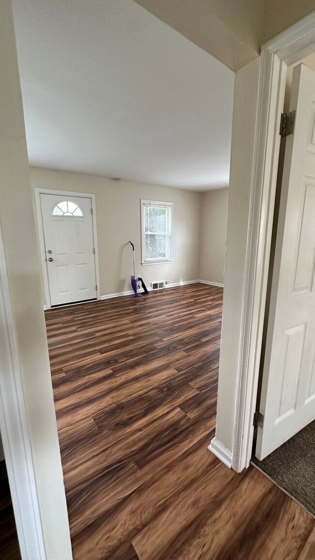 Building Photo - 2945 Burdette St