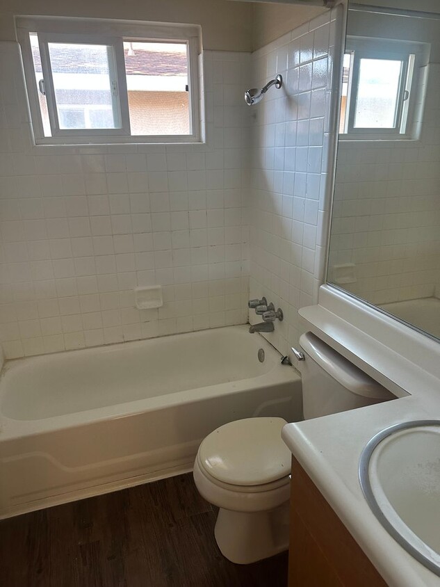 Building Photo - 2212 Palisade Ave